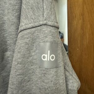 Alo men’s medium grey crewneck